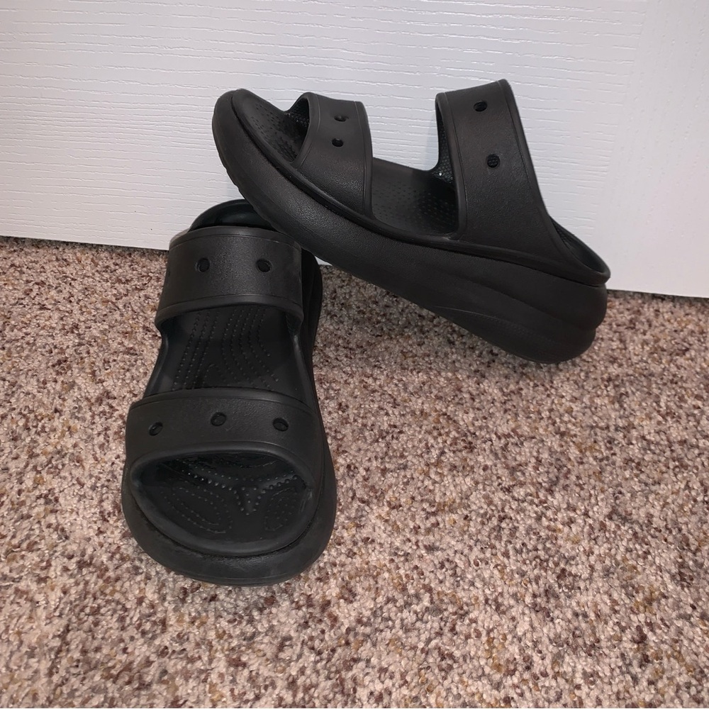 Croc crush sandals